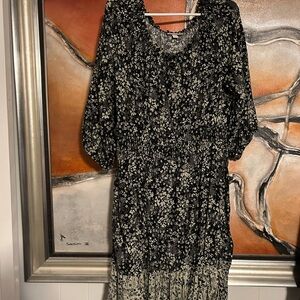 Knox Rose Black and White Floral Midi Dress